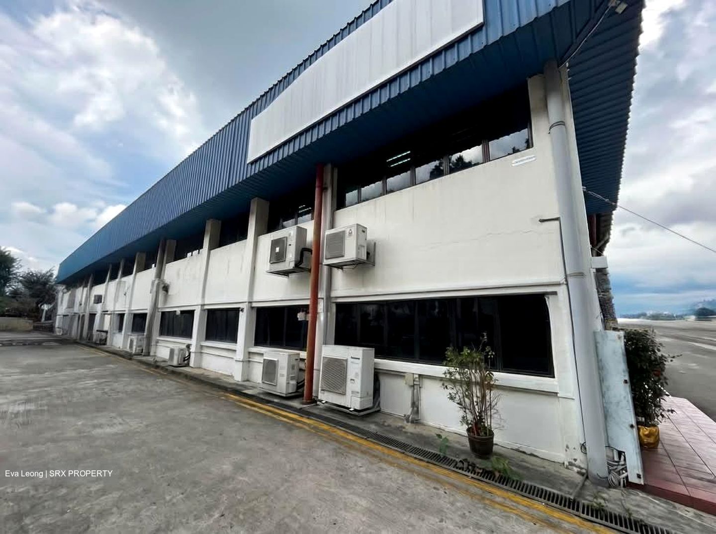International Road (D22), Factory #554962011